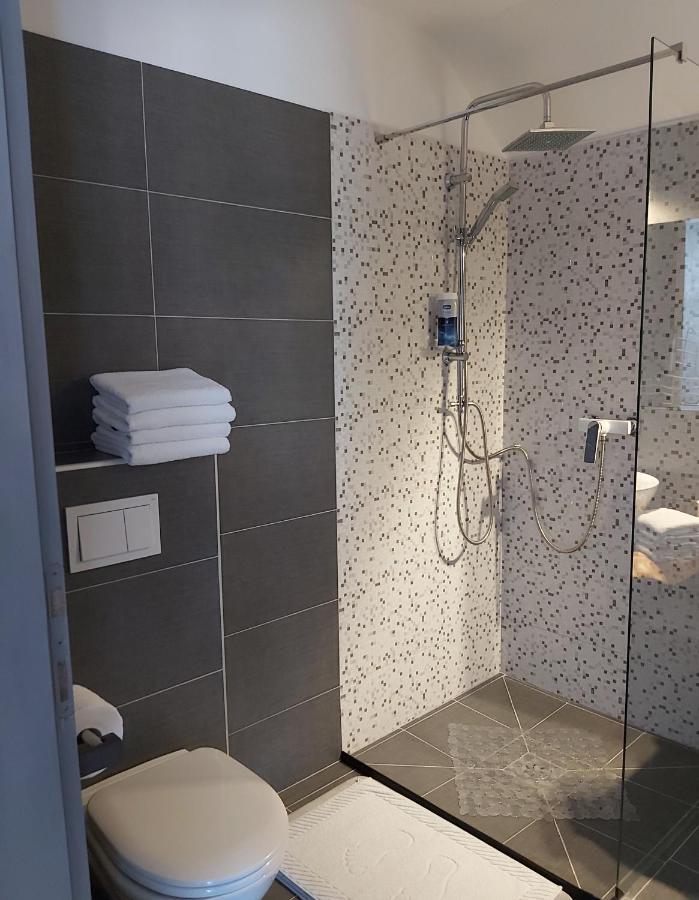 Studio Apartman Grizzly สลูน ภายนอก รูปภาพ