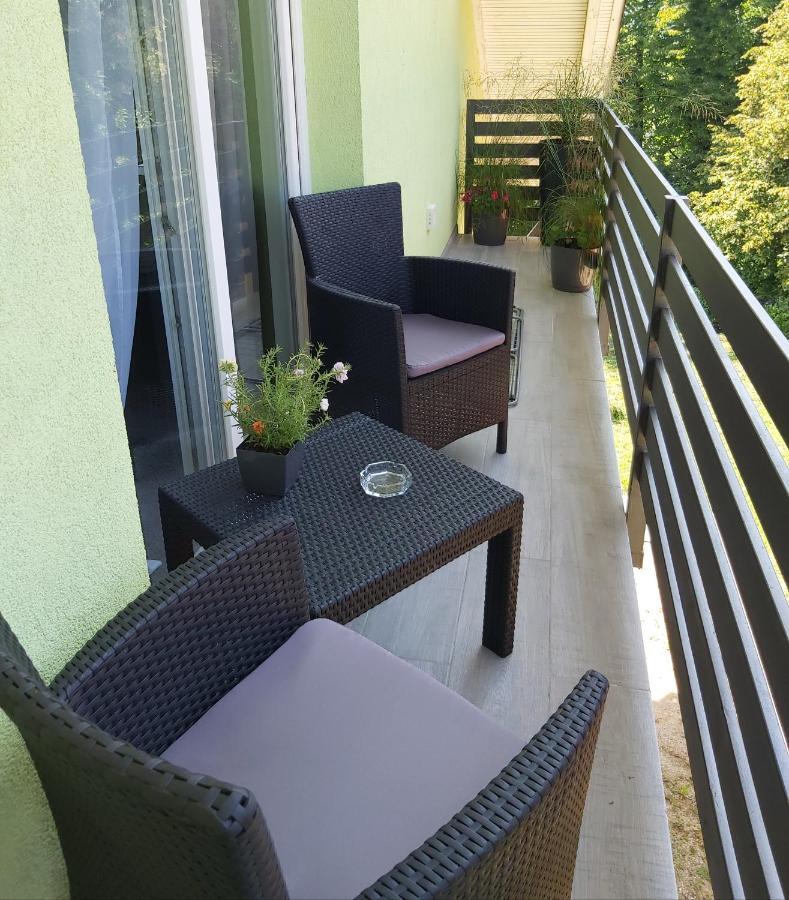 Studio Apartman Grizzly สลูน ภายนอก รูปภาพ