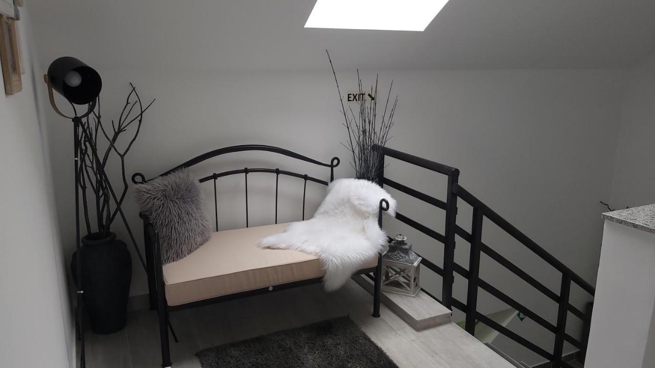 Studio Apartman Grizzly สลูน ภายนอก รูปภาพ