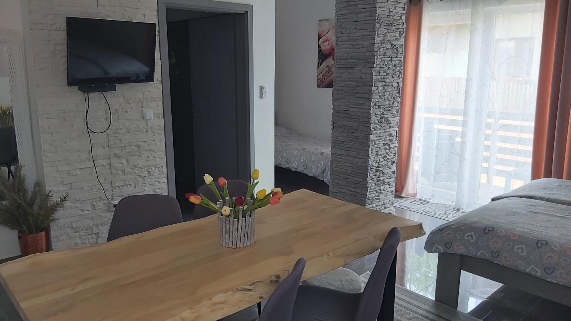 Studio Apartman Grizzly สลูน ภายนอก รูปภาพ